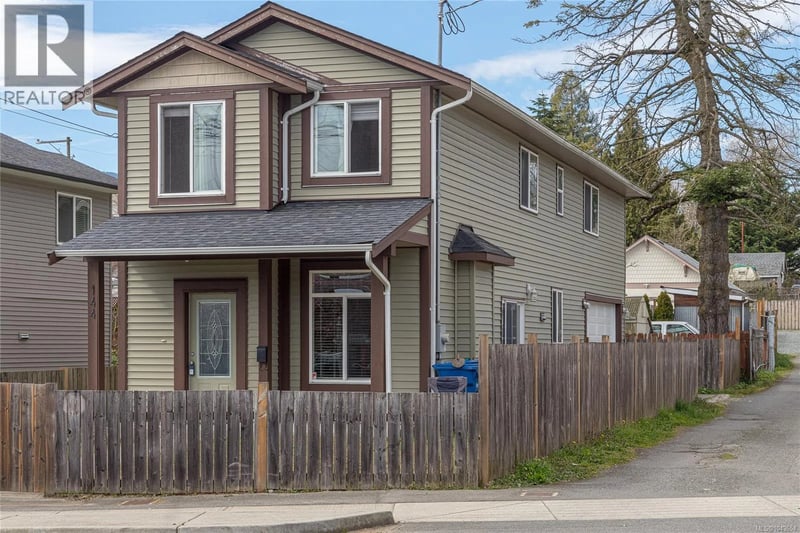 144 Victoria Road, Nanaimo, British Columbia, V9R4P5, Nanaimo, British Columbia — photo 1 of 5