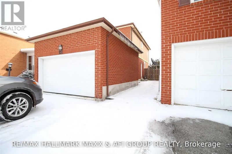 #Bsmnt 151 Kersey Crescent, Richmond Hill (North Richvale), Ontario, L4C8X9, Richmond Hill (North Richvale), Ontario — photo 1 of 5