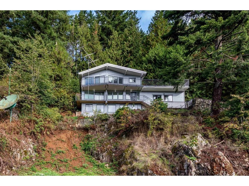 47005 YALE Road, Chilliwack, British Columbia, V2P2S6, Chilliwack, British Columbia — photo 1 of 5
