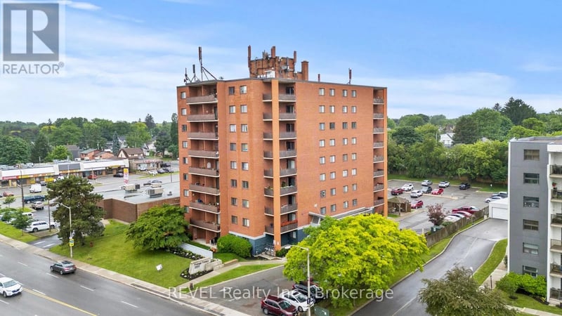 #401 3955 Portage Road, Niagara Falls (Stamford), Ontario, L2J3W2, Niagara Falls (Stamford), Ontario — photo 1 of 5
