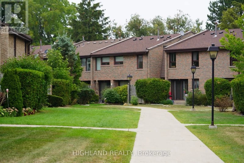 ##86 2605 Woodchester Drive, Mississauga (Sheridan), Ontario, L5K2E3, Mississauga (Sheridan), Ontario — photo 1 of 5
