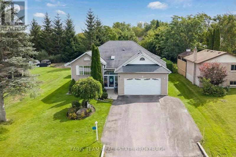 1033 Cameron Street, Innisfil, Ontario, L0L1C0, Innisfil, Ontario — photo 1 of 5