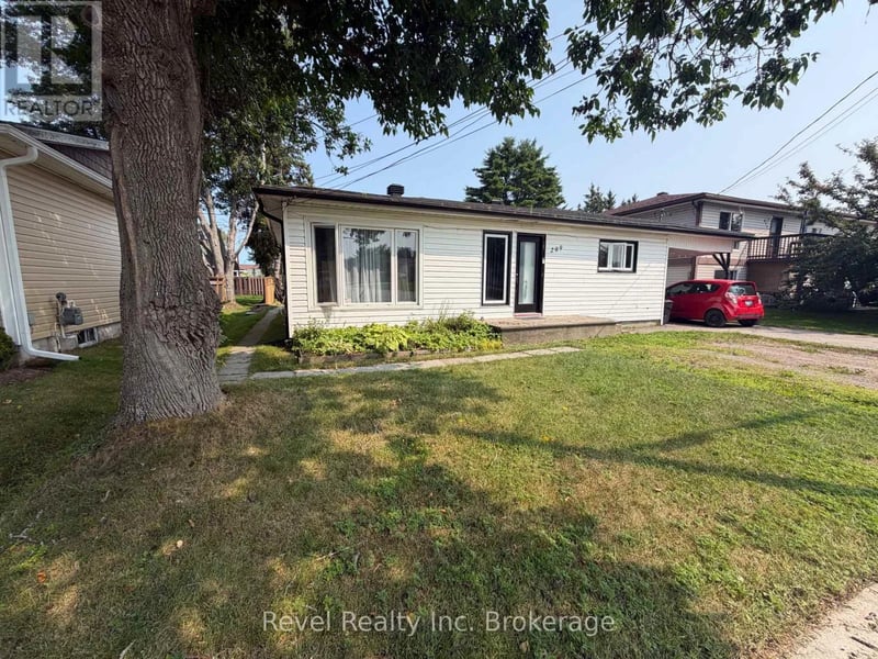 209 Salter Street, West Nipissing (Sturgeon Falls), Ontario, P2B3B5, West Nipissing (Sturgeon Falls), Ontario — photo 1 of 5