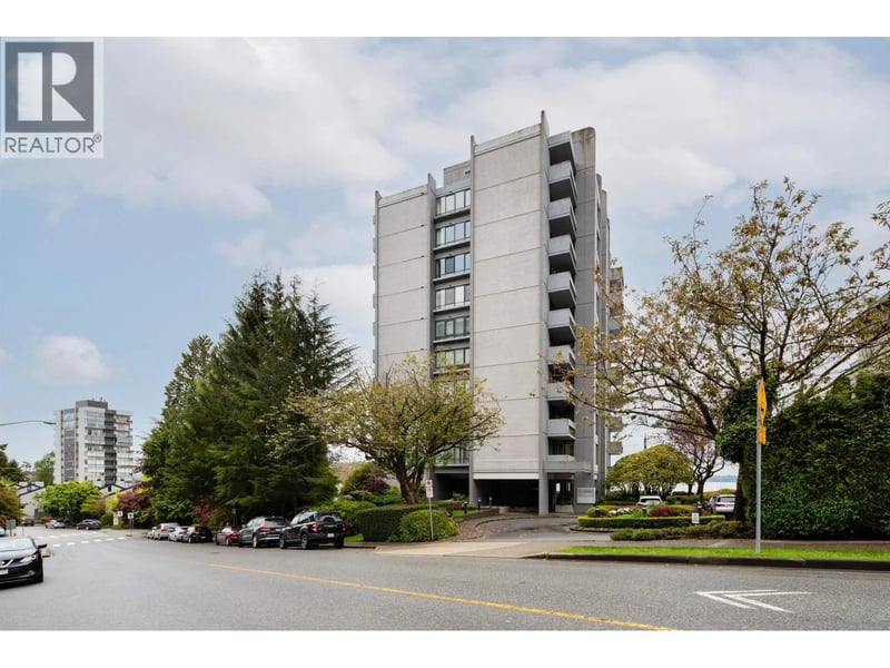 #301 1930 BELLEVUE Avenue, West Vancouver, British Columbia, V7V1B5, West Vancouver, British Columbia — photo 1 of 5