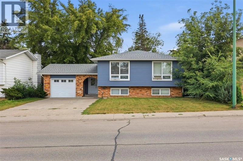 723 Lenore DRIVE, Saskatoon, Saskatchewan, S7K5G8, Saskatoon, Saskatchewan — photo 1 of 5