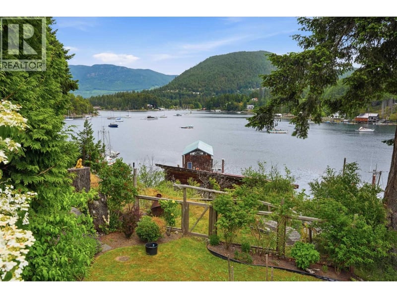 4371 FRANCIS PENINSULA Road, Madeira Park, British Columbia, V0N2H1, Madeira Park, British Columbia — photo 1 of 5