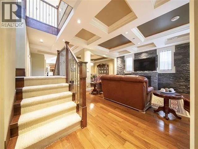 238 HUME Street, New Westminster, British Columbia, V3M5N5, New Westminster, British Columbia — photo 1 of 4