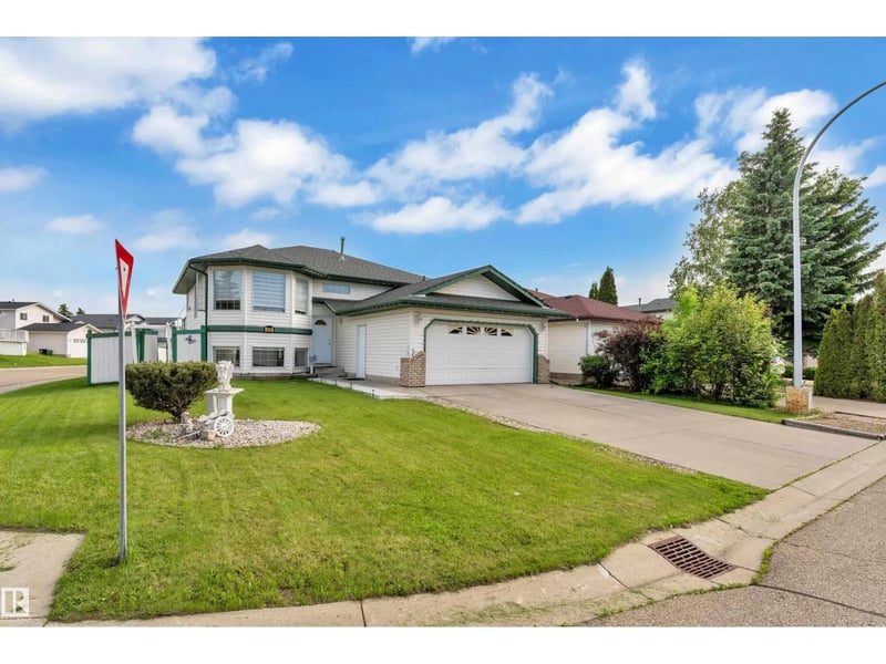 916 JORDAN CR NW, Edmonton, Alberta, T6L6X5, Edmonton, Alberta — photo 1 of 5