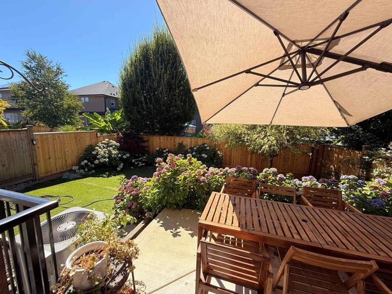8467 206 Street, Langley, British Columbia, V2Y0P7, Langley, British Columbia — photo 1 of 5