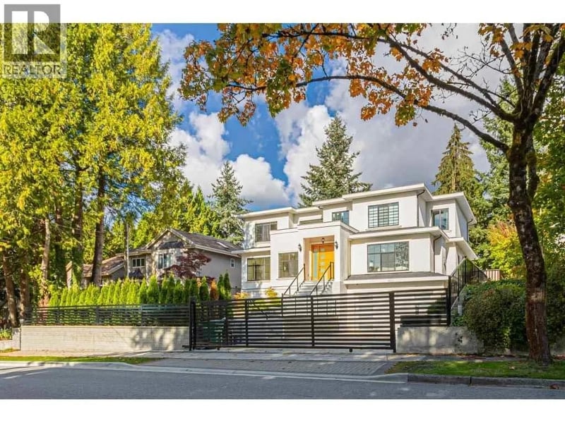 8267 GOVERNMENT Road, Burnaby, British Columbia, V5A2E4, Burnaby, British Columbia — photo 1 of 5