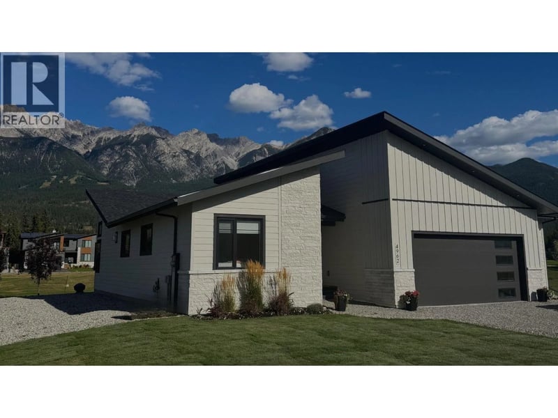4962 RIVERSIDE Drive, Fairmont Hot Springs, British Columbia, V0B1L1, Fairmont Hot Springs, British Columbia — photo 1 of 5