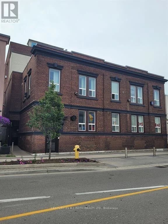 #302 19 Dunlop Street West, Barrie (City Centre), Ontario, L4N1A1, Barrie (City Centre), Ontario — photo 1 of 5