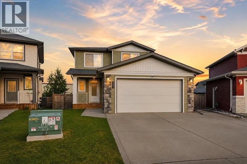 137 Hampton Crescent, Sylvan Lake, Alberta, T4S0S1, Sylvan Lake, Alberta — photo 1 of 5
