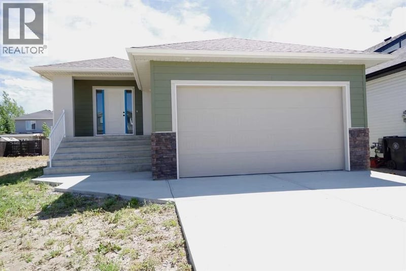 256 Greenwood Road, Coalhurst, Alberta, T0L0V2, Coalhurst, Alberta — photo 1 of 5