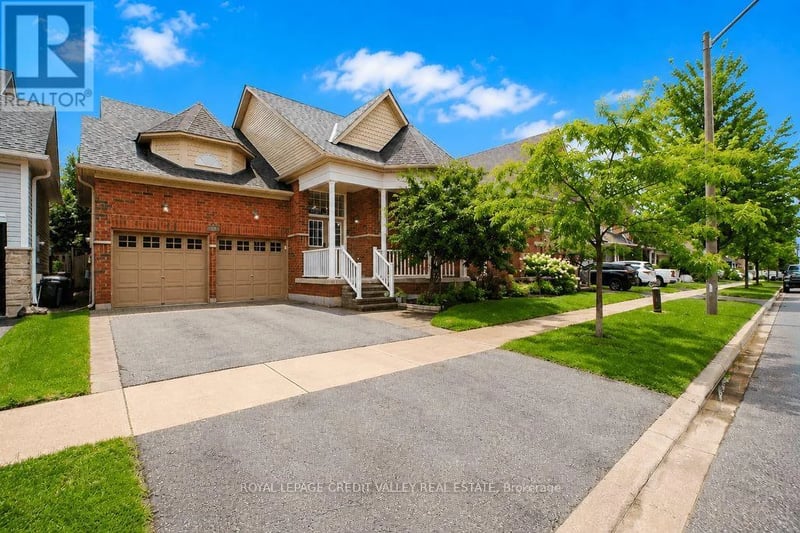 29 Counsellor Terrace, Barrie (Innis-Shore), Ontario, L4M7H1, Barrie (Innis-Shore), Ontario — photo 1 of 5