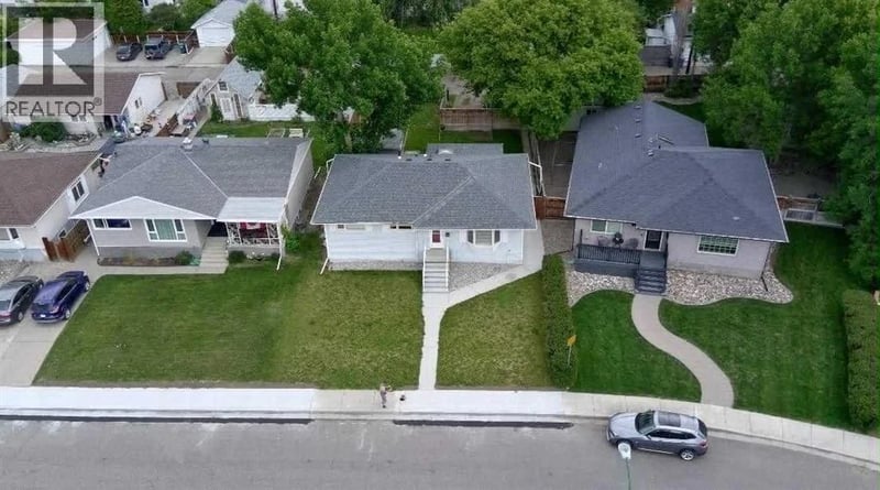 2129 9A Avenue South, Lethbridge, Alberta, T1J1X9, Lethbridge, Alberta — photo 1 of 5
