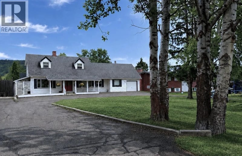 255 EVERGREEN Crescent, 100 Mile House, British Columbia, V0K2E0, 100 Mile House, British Columbia — photo 1 of 5