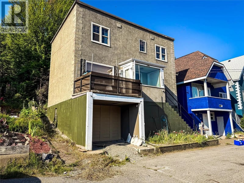 962 Nelson Avenue, Trail, British Columbia, V1R3H2, Trail, British Columbia — photo 1 of 5