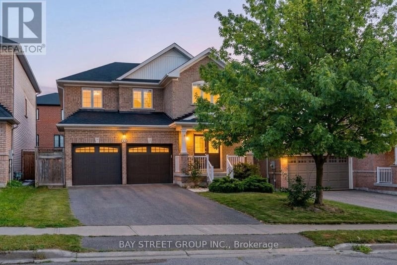 37 Mynden Way, Newmarket (Woodland Hill), Ontario, L3X3A7, Newmarket (Woodland Hill), Ontario — photo 1 of 5