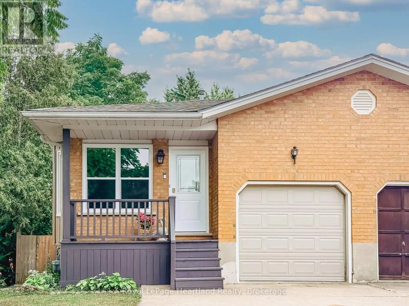 54 Coleman Street, Huron East (Seaforth), Ontario, N0M1L0, Huron East (Seaforth), Ontario — photo 1 of 5