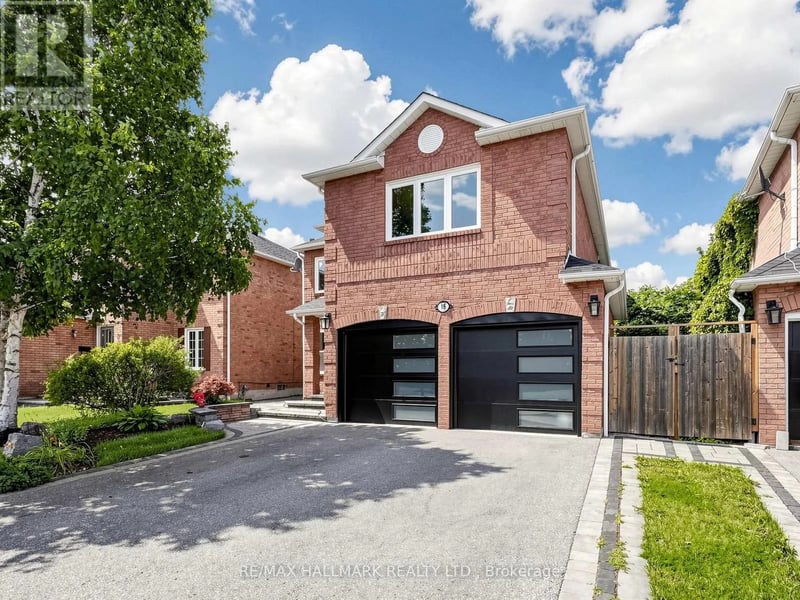 18 Howes Street, Ajax (Central West), Ontario, L1T3V5, Ajax (Central West), Ontario — photo 1 of 5