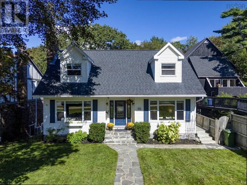581 Young Avenue, Halifax, Nova Scotia, B3H2V6, Halifax, Nova Scotia — photo 1 of 5