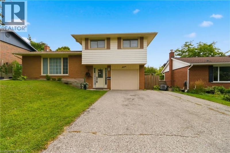 #1 7 CRESTWOOD Drive, Cambridge, Ontario, N1S3N8, Cambridge, Ontario — photo 1 of 5
