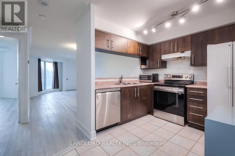 #511 190 Manitoba Street, Toronto (Mimico), Ontario, M8Y3Y8, Toronto (Mimico), Ontario — photo 1 of 5