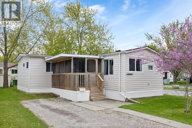 326 BEVERLY, Essex, Ontario, N8M2C1, Essex, Ontario — photo 1 of 5