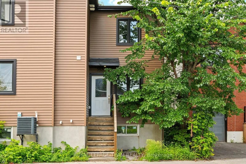 253 Deschamps Avenue, Ottawa, Ontario, K1L5Z2, Ottawa, Ontario — photo 1 of 5