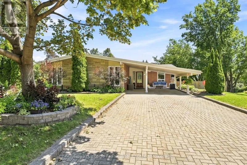 2 Crestwood Avenue, Peterborough (Monaghan Ward 2), Ontario, K9J1M8, Peterborough (Monaghan Ward 2), Ontario — photo 1 of 5