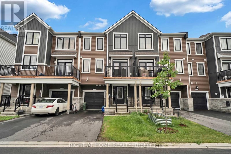 57 PLACETTE STITCH Mews, Ottawa, Ontario, K0A2Z0, Ottawa, Ontario — photo 1 of 5