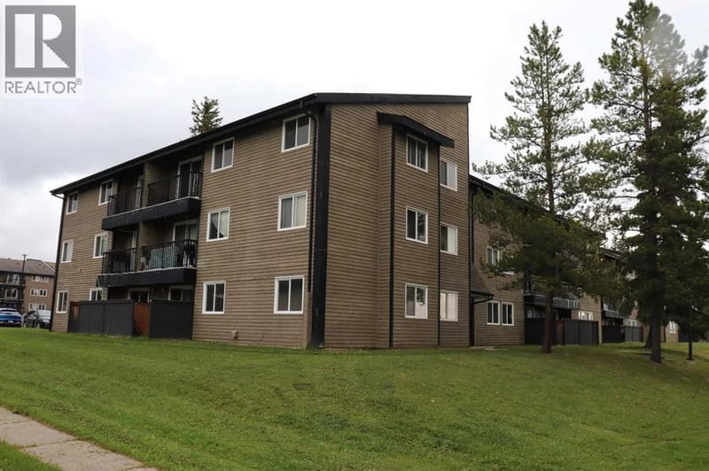 5611 9 Avenue, Edson, Alberta, T7E1R5, Edson, Alberta — photo 1 of 5