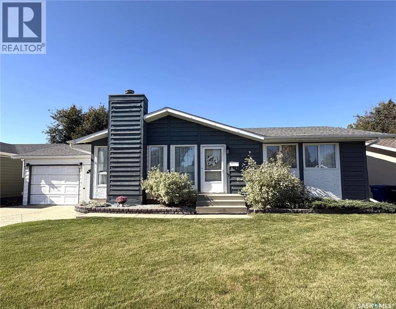11033 Martin CRESCENT, North Battleford, Saskatchewan, S9A3M9, North Battleford, Saskatchewan — photo 1 of 5