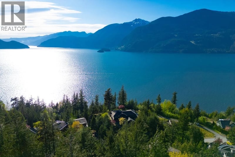 182 FURRY CREEK Drive, Furry Creek, British Columbia, V8B1A3, Furry Creek, British Columbia — photo 1 of 5