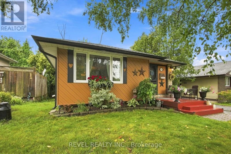 562 Capilano Crescent, Oshawa (Donevan), Ontario, L1H7V2, Oshawa (Donevan), Ontario — photo 1 of 5