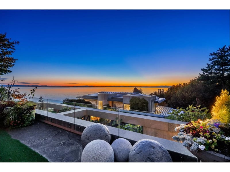 14971 PROSPECT Avenue, White Rock, British Columbia, V4B2B3, White Rock, British Columbia — photo 1 of 5