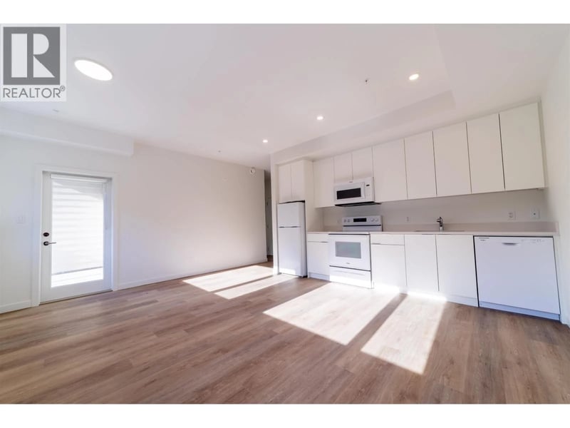 #403 39180 FINCH Place, Squamish, British Columbia, V8B1G8, Squamish, British Columbia — photo 1 of 5
