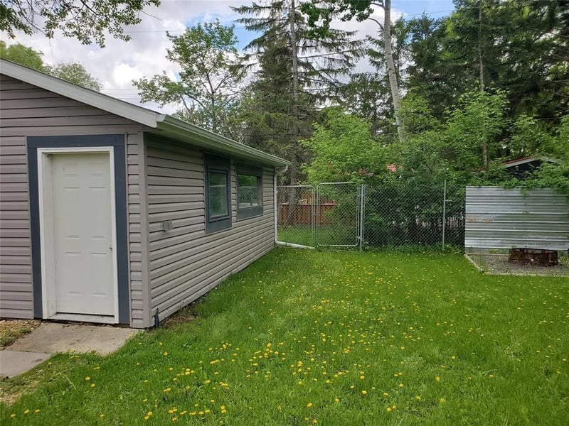 310 BOYD Avenue, Petersfield, Manitoba, R0C2L0, Petersfield, Manitoba — photo 2 of 5
