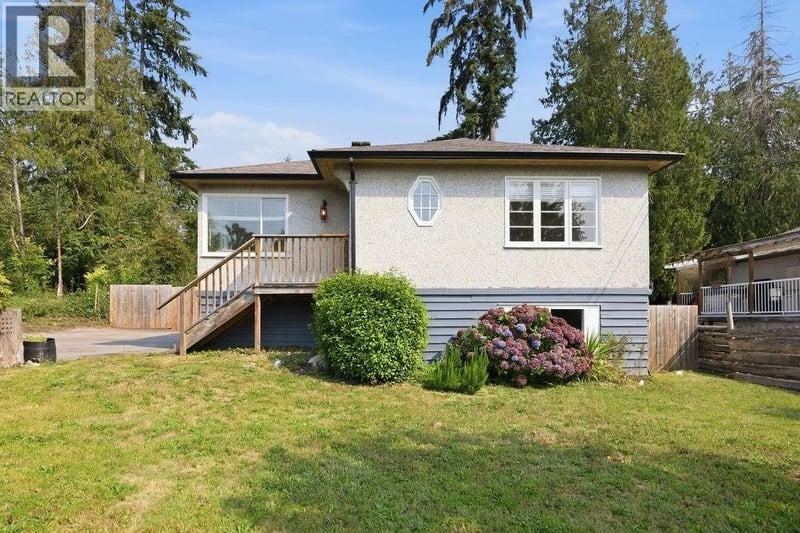 1022 ROSAMUND Road, Gibsons, British Columbia, V0N1V3, Gibsons, British Columbia — photo 1 of 5