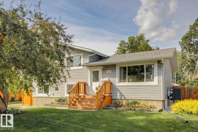 13428 117A AV NW, Edmonton, Alberta, T5M3J7, Edmonton, Alberta — photo 1 of 5