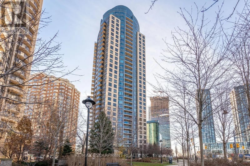 330 Burnhamthorpe Road, Mississauga (City Centre), Ontario, L5B0E1, Mississauga (City Centre), Ontario — photo 1 of 5