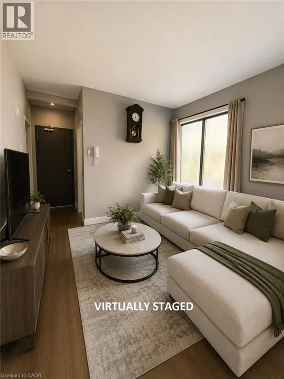 #2 947 MAIN Street East, Hamilton, Ontario, L8M1M9, Hamilton, Ontario — photo 1 of 5