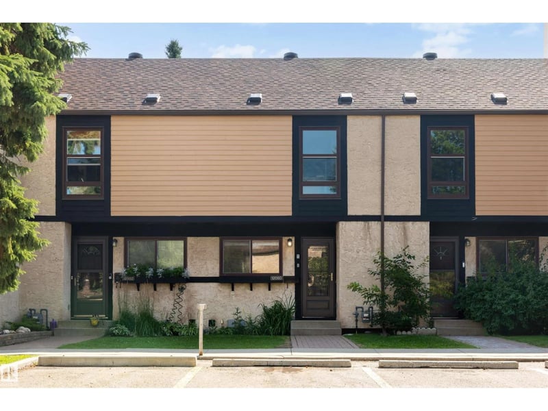 12080 25 AV NW, Edmonton, Alberta, T6J4L3, Edmonton, Alberta — photo 1 of 5