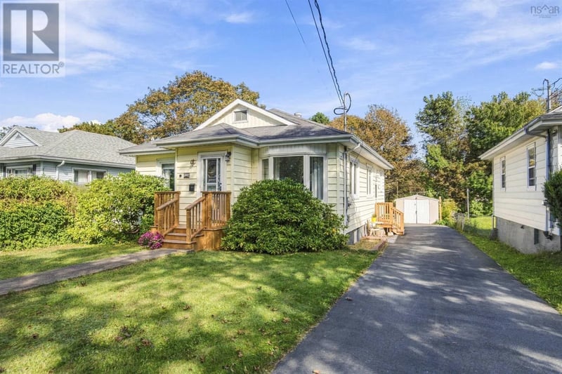 3407 St Andrews Avenue, Halifax, Nova Scotia, B3L3Y2, Halifax, Nova Scotia — photo 1 of 5