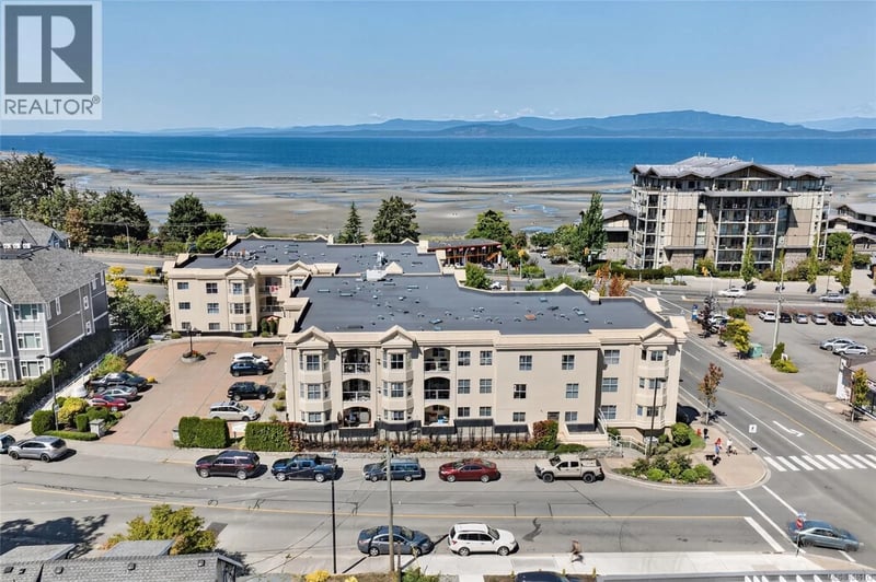 #201 220 Island Highway West, Parksville, British Columbia, V9P2P3, Parksville, British Columbia — photo 1 of 5
