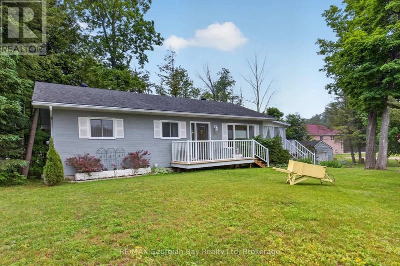 307 Balm Beach Road West, Tiny, Ontario, L0L2J0, Tiny, Ontario — photo 1 of 5