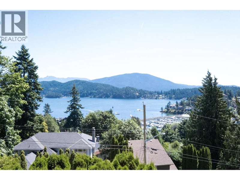 485 ABBS Road, Gibsons, British Columbia, V0N1V0, Gibsons, British Columbia — photo 1 of 5