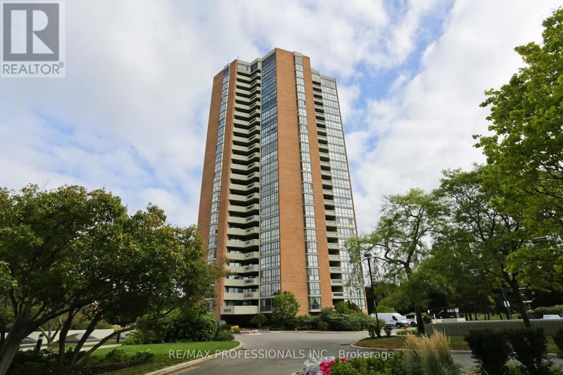 #1004 2010 Islington Avenue, Toronto (Kingsview Village-The Westway), Ontario, M9P3S8, Toronto (Kingsview Village-The Westway), Ontario — photo 1 of 5