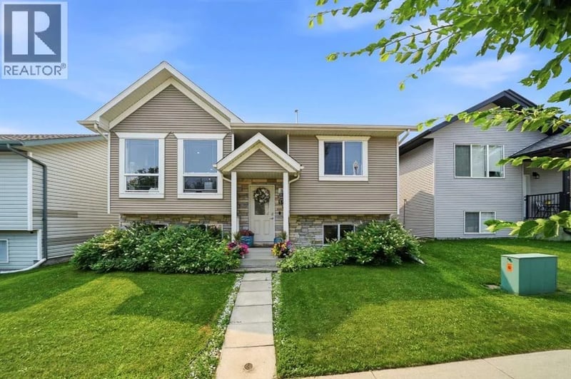 59 Wildrose Drive, Sylvan Lake, Alberta, T4S2L1, Sylvan Lake, Alberta — photo 1 of 5